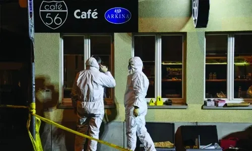 مقتل ألبانيين اثنين في حادث إطلاق نار بمقهى في سويسرا