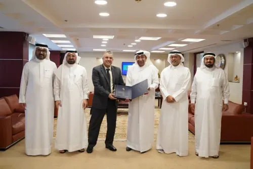 غرفة البحرين وسفير الجزائر يبحثان العلاقات التجارية الثنائية