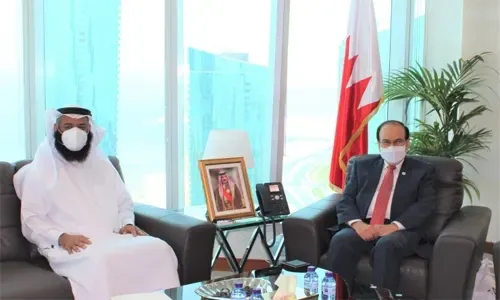 تسليط الضوء على نجاح البحرين في مجالي الطاقة المتجددة وكفاءة الطاقة