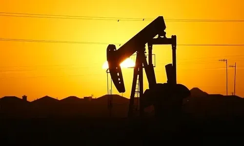 روسيا والسعودية تدعوان إلى تمديد اتفاق خفض إنتاج النفط
