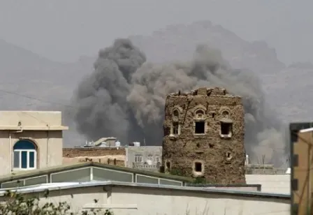 غارات جوية مكثفة تضرب العاصمة اليمنية بعد هجوم للمتمردين