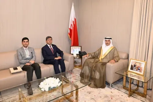مسؤول بوزارة الداخلية البحرينية يستقبل سفير نيبال