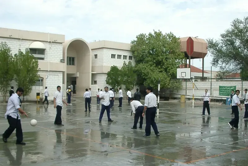 المدرسة الباكستانية تكرم أوائل الطلبة في الامتحانات