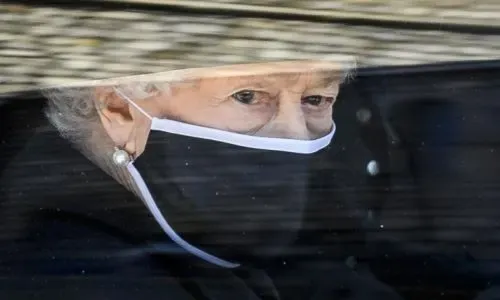 الملكة إليزابيث تحتفل بعيد ميلادها الخامس والتسعين في أجواء هادئة
