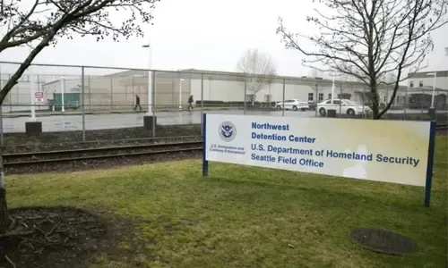 Armed man dead after attacking US immigration jail
