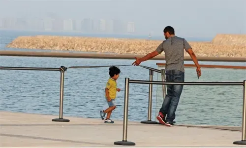 غياب سياج بحري في خيمة «نخول» يثير استياء أولياء الأمور في البحرين
