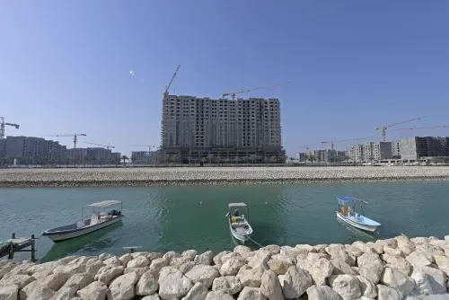 البحرين واليابان تبحثان فرص التعاون في القطاع السياحي