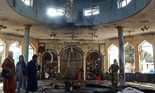 داعش يتبنى مسؤولية تفجير مسجد دامٍ في أفغانستان