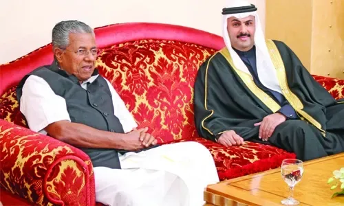 رئيس وزراء ولاية كيرالا يصل إلى البحرين