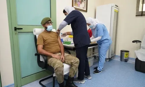 الحرس الوطني البحريني يكمل تطعيم منتسبيه