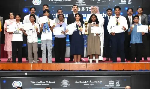 العقول الشابة تتألق في بطولة الشطرنج بمناسبة اليوبيل البلاتيني للمدرسة الهندية