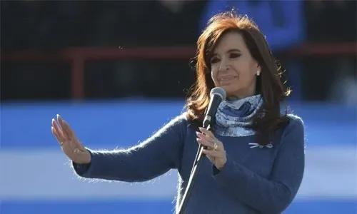 Kirchner, divisive Argentina ex-leader back in fray