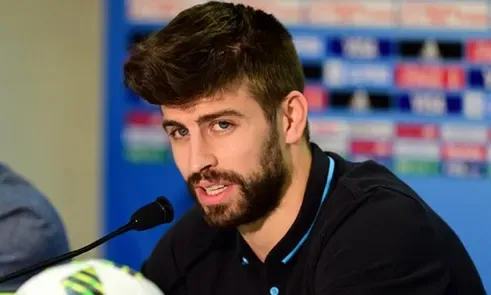 بيكيه يحذر: أتلتيكو مدريد أصعب من ريال مدريد