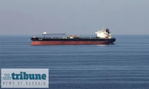 البحرية البريطانية سترافق السفن عبر مضيق هرمز