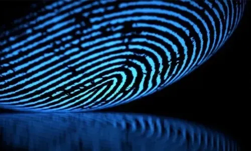 بعد ست سنوات.. البصمات تقود إلى مشتبه بهم في قضية عبوة ناسفة