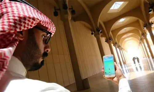 غرامة قدرها 300 ريال سعودي للعب "بوكيمون غو" أثناء القيادة في المملكة العربية السعودية