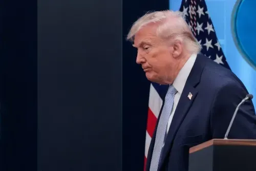 Court blocks Trump from barring asylum seekers at US border