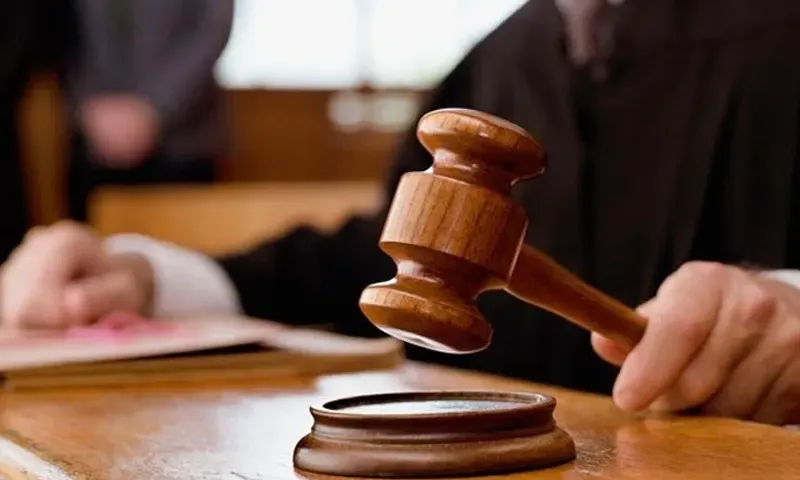عقوبات بالسجن وغرامات باهظة لثلاثة من أعضاء "14 فبراير"