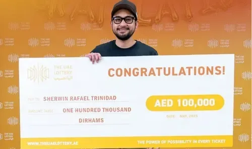 عامل فلبيني يفوز بـ 100 ألف درهم في سحب يانصيب بالإمارات