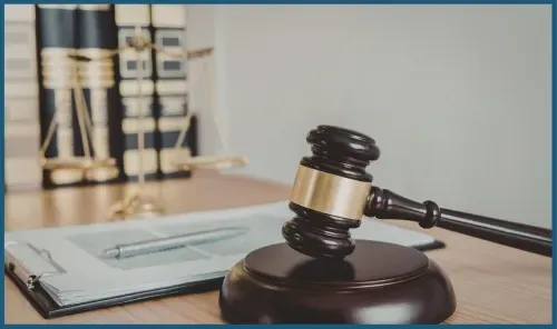 المحكمة تقضي بسجن امرأة ثلاث سنوات في قضية اتجار بالبشر