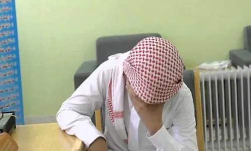 رجل يقتل ابنه البالغ من العمر خمسة أشهر