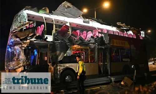 مصرع ستة أشخاص وإصابة العشرات في حادث حافلة بهونج كونج