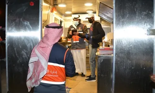 تفتيش شاحنات الطعام في البحرين للتأكد من معايير السلامة