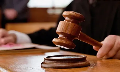 مدير في إدارة الأوقاف الجعفرية يمثل أمام القضاء بتهمة إهدار 60 مليون دينار