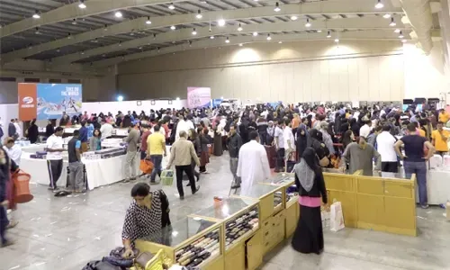 الحواج يفتتح بازار التسوق