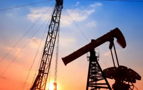 Oil prices surge as geopolitical tensions tighten global supply
