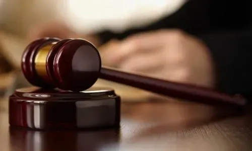 محكمة بحرينية تبرئ ممرضتين من تهمة التسبب في وفاة مريض