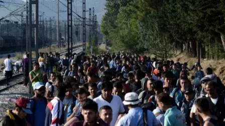 ألمانيا تستعد لاستقبال نصف مليون لاجئ مع تزايد الضغوط على الجزر اليونانية