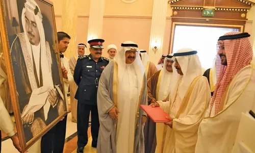 رئيس الوزراء: محاولات شق الصف الوطني ستفشل