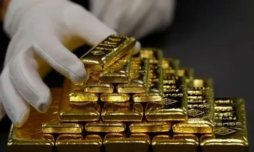 الذهب يرتفع مع تراجع الدولار