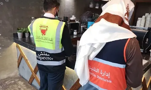الوزارة تفتش 161 متجراً وتغلق 12 منها لمخالفتها ضريبة القيمة المضافة في البحرين
