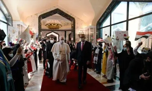 شيخ الأزهر يشيد بزيارة البابا "الشجاعة" إلى العراق