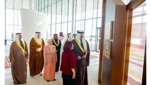 جلالة الملك ينيب سمو الشيخ عبد الله بن حمد لحضور احتفال يوم المرأة البحرينية