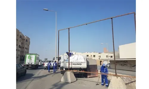 تعليق 90 سجلاً تجارياً بسبب إعلانات غير قانونية