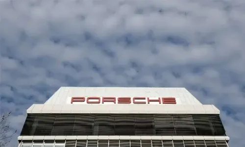 German prosecutors raid Porsche in corruption probe