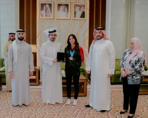 سمو الشيخ خالد بن حمد يستقبل نخبة من الرياضيين