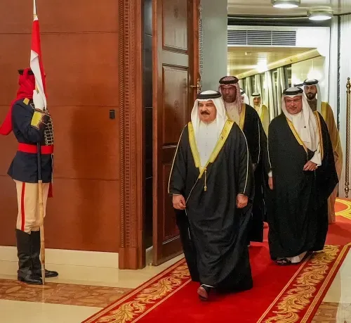 جلالة الملك حمد يعود إلى أرض الوطن بعد زيارتين ناجحتين إلى المملكة المتحدة والمغرب