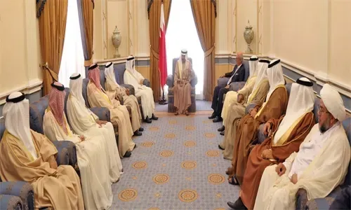 رئيس الوزراء يؤكد على ضرورة تنشيط الاقتصاد