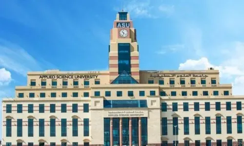 جامعة العلوم التطبيقية تقدم منحاً دراسية للعام الأكاديمي الأول في البرامج البريطانية