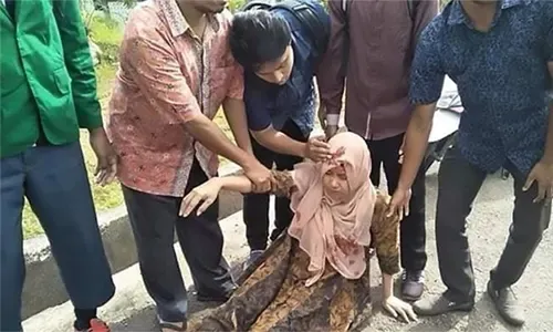 مقتل 20 شخصاً على الأقل بينهم رضيع في زلزال إندونيسيا: مسؤولون