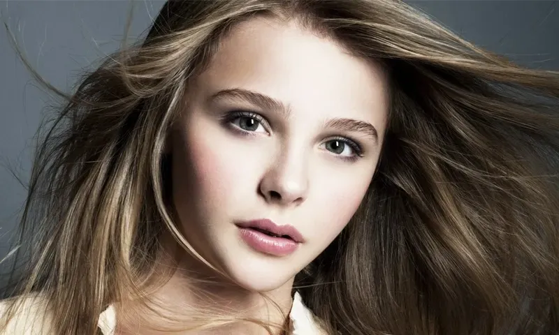 Moretz admits she is single
