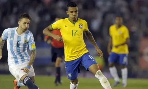 Brazilian midfielder Gustavo joins Marseille