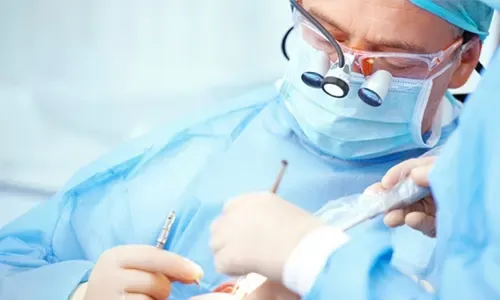 إيقاف طبيب أسنان عن العمل لمدة ستة أشهر بسبب "خطأ طبي"