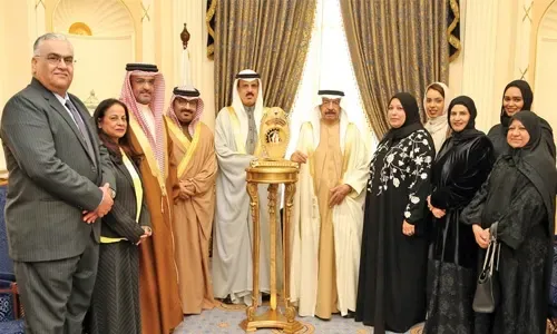رئيس الوزراء: غرس حب العلوم في نفوس الطلاب