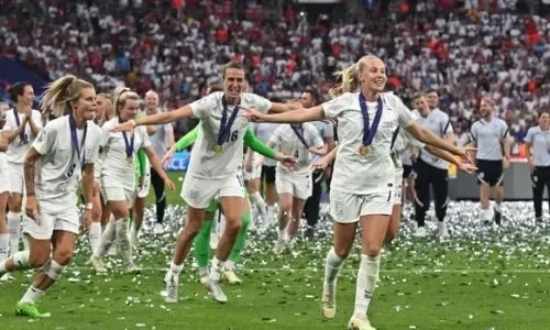 إنجلترا تهزم ألمانيا في الوقت الإضافي وتفوز ببطولة أمم أوروبا للسيدات 2022