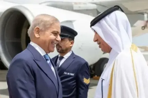 تقديم حرس الشرف لرئيس الوزراء في قطر